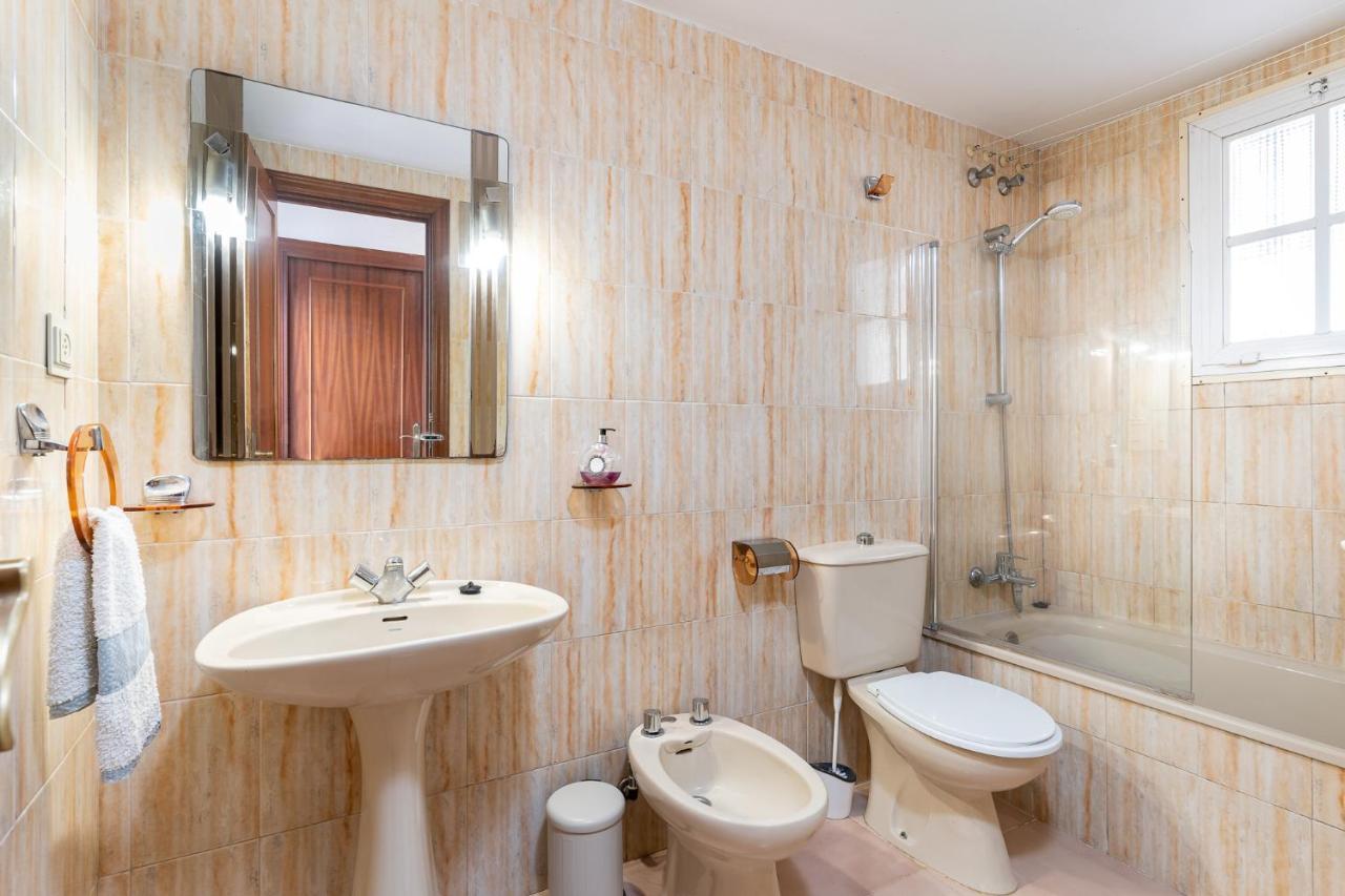 Lovely Apartment Next To The Beach Торремолінос Екстер'єр фото