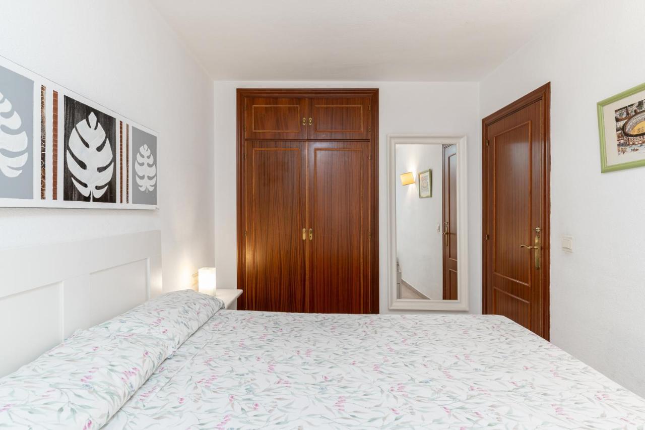 Lovely Apartment Next To The Beach Торремолінос Екстер'єр фото