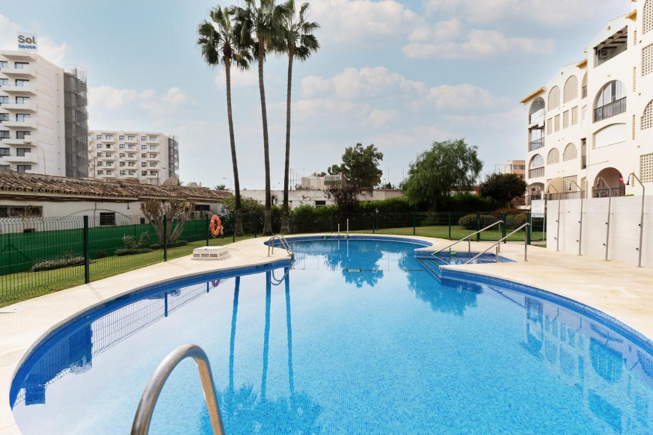 Lovely Apartment Next To The Beach Торремолінос Екстер'єр фото